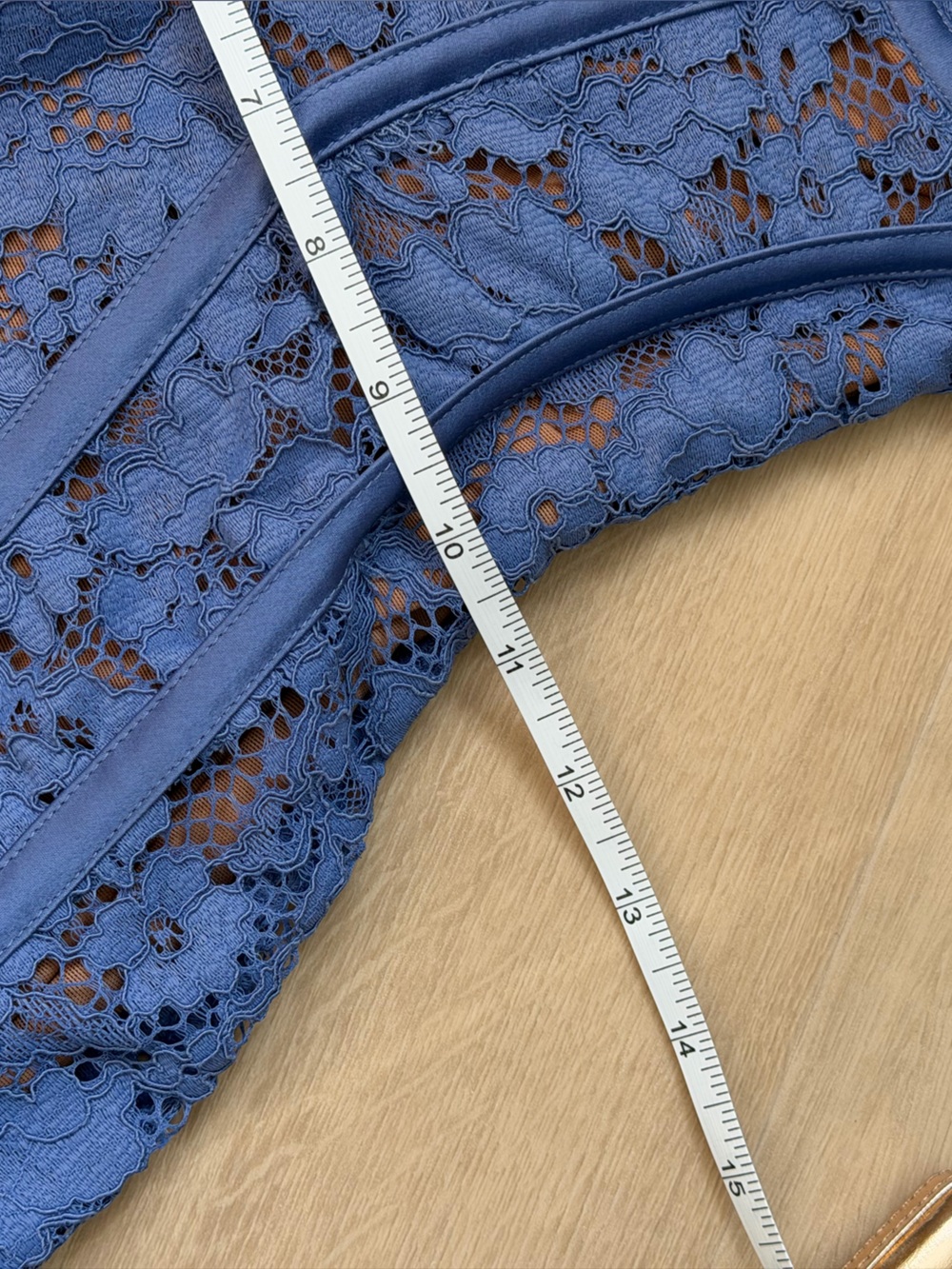 House of CB lace dress - Picture 4 of 7